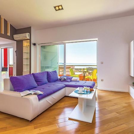 Lovely Apartment In Makarska With Kitchenette Dış mekan fotoğraf