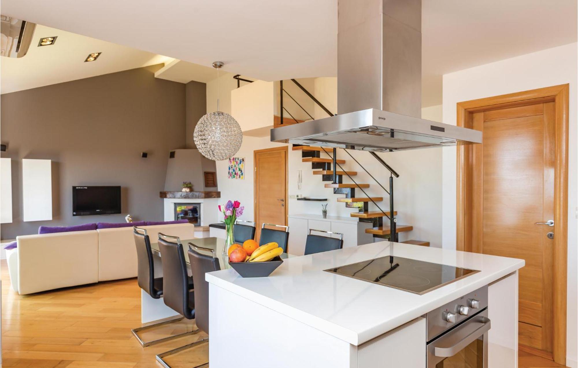 Lovely Apartment In Makarska With Kitchenette Dış mekan fotoğraf
