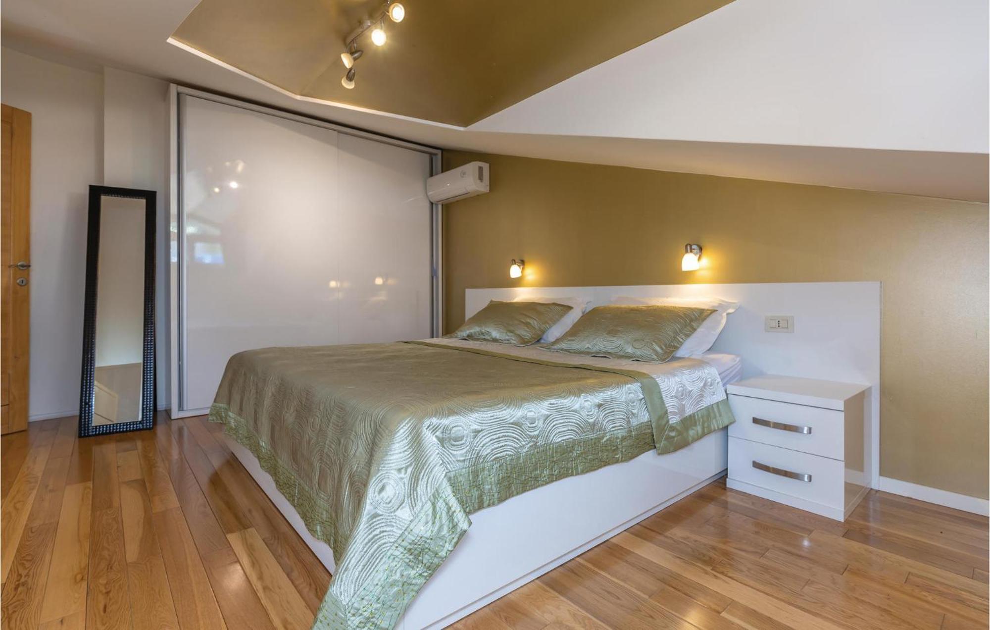 Lovely Apartment In Makarska With Kitchenette Dış mekan fotoğraf