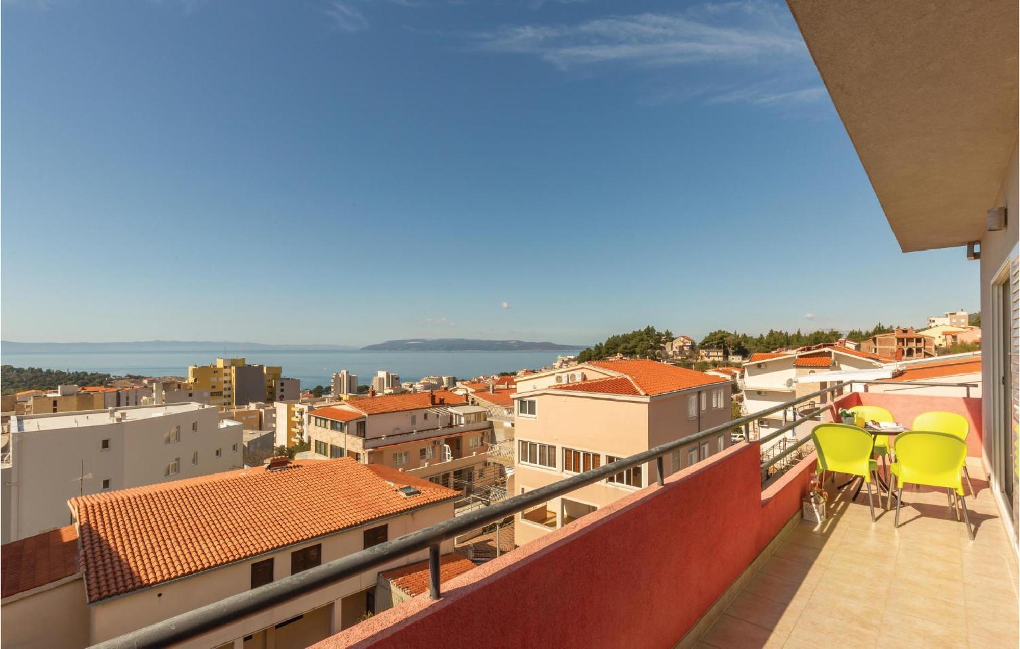 Lovely Apartment In Makarska With Kitchenette Dış mekan fotoğraf